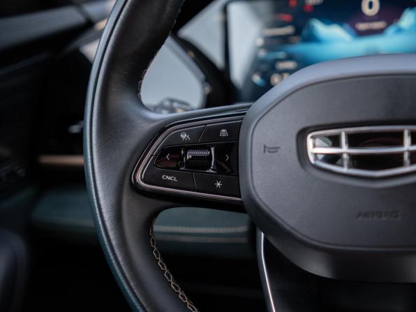 Geely Monjaro I с пробегом 2023 года, цена 2 955 000 рублей, 54984 км, внедорожник, Автокод Объявления