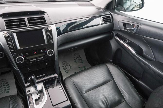 Toyota Camry VII (XV50) Рестайлинг с пробегом 2014 года, цена 1 649 000 рублей, 290000 км, седан, Автокод Объявления