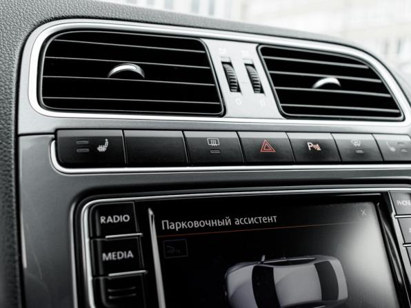 Volkswagen Polo V Рестайлинг с пробегом 2018 года, цена 715 000 рублей, 279357 км, седан, Автокод Объявления