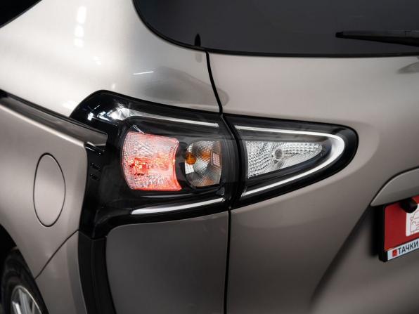 Toyota Sienta II Рестайлинг с пробегом 2021 года, цена 1 600 500 рублей, 36859 км, компактвэн, Автокод Объявления