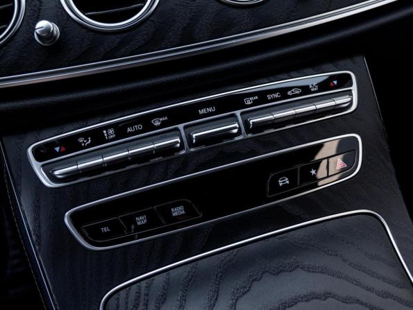 Mercedes-Benz E-Класс V (W213 S213 C238) Рестайлинг с пробегом 2021 года, цена 4 280 000 рублей, 105288 км, седан, Автокод Объявления