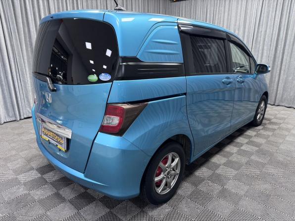 Honda Freed I Рестайлинг с пробегом 2012 года, цена 1 250 000 рублей, 159534 км, компактвэн, Автокод Объявления