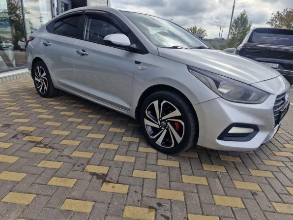 Hyundai Solaris II с пробегом 2017 года, цена 982 500 рублей, 158000 км, седан, Автокод Объявления