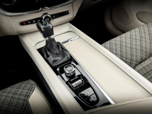 Volvo XC60 II с пробегом 2020 года, цена 3 650 000 рублей, 97567 км, внедорожник, Автокод Объявления