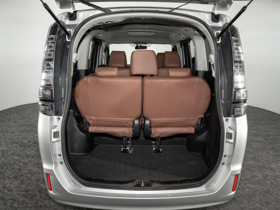 Toyota Voxy III (R80) Иркутск  - изображение 18