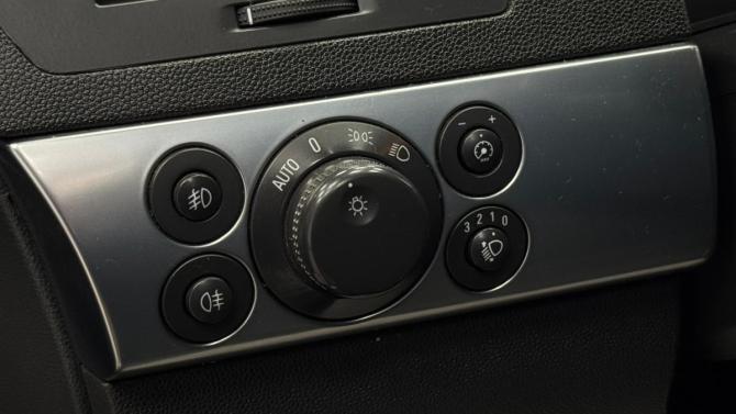 Opel Astra H Рестайлинг с пробегом 2011 года, цена 485 000 рублей, 270677 км, седан, Автокод Объявления