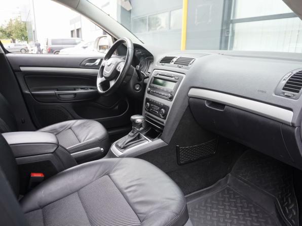 Skoda Octavia II (A5) Рестайлинг с пробегом 2009 года, цена 950 000 рублей, 125540 км, универсал, Автокод Объявления