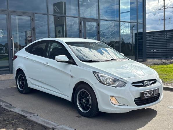 Hyundai Solaris I с пробегом 2011 года, цена 675 000 рублей, 182000 км, седан, Автокод Объявления