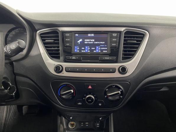 Hyundai Solaris II с пробегом 2018 года, цена 1 385 000 рублей, 131990 км, седан, Автокод Объявления