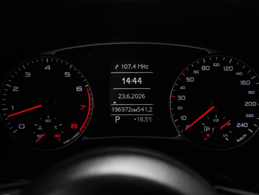 Audi A1 I (8X) Москва  - изображение 11