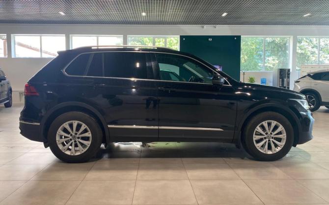 Volkswagen Tiguan II Рестайлинг с пробегом 2021 года, цена 2 780 000 рублей, 158000 км, внедорожник, Автокод Объявления