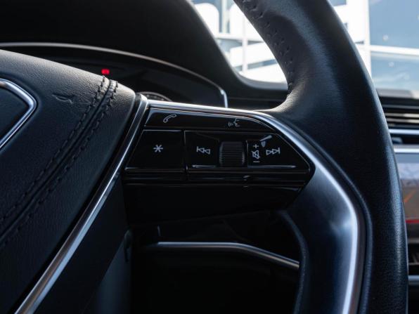 Audi A8 IV (D5) с пробегом 2019 года, цена 4 990 000 рублей, 133113 км, седан, Автокод Объявления