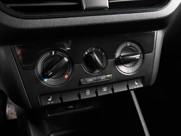 Volkswagen Polo VI с пробегом 2020 года, цена 1 279 000 рублей, 61041 км, лифтбек, Автокод Объявления