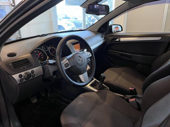 Opel Astra H Рестайлинг с пробегом 2012 года, цена 510 000 рублей, 243716 км, седан, Автокод Объявления