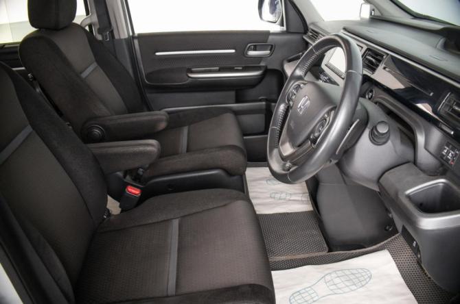 Honda Stepwgn V с пробегом 2017 года, цена 2 149 000 рублей, 146000 км, минивэн, Автокод Объявления