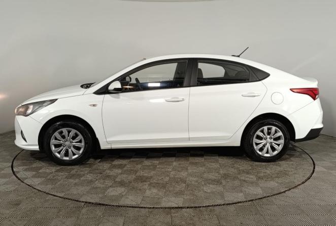 Hyundai Solaris II Рестайлинг с пробегом 2021 года, цена 1 395 000 рублей, 46683 км, седан, Автокод Объявления
