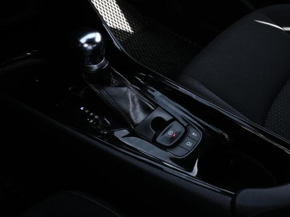 Toyota C-HR I с пробегом 2018 года, цена 2 429 000 рублей, 52596 км, внедорожник, Автокод Объявления