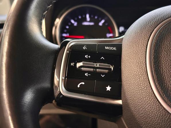 Kia Carnival IV с пробегом 2021 года, цена 3 620 000 рублей, 75002 км, минивэн, Автокод Объявления