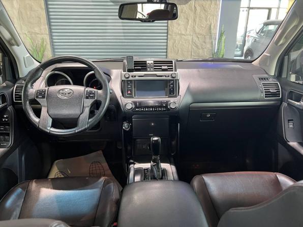 Toyota Land Cruiser Prado 150 Series Рестайлинг 1 с пробегом 2017 года, цена 4 100 000 рублей, 176621 км, внедорожник, Автокод Объявления