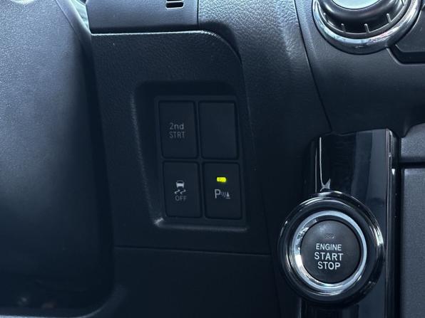 Toyota Land Cruiser Prado 150 Series Рестайлинг 1 с пробегом 2015 года, цена 3 780 000 рублей, 190601 км, внедорожник, Автокод Объявления