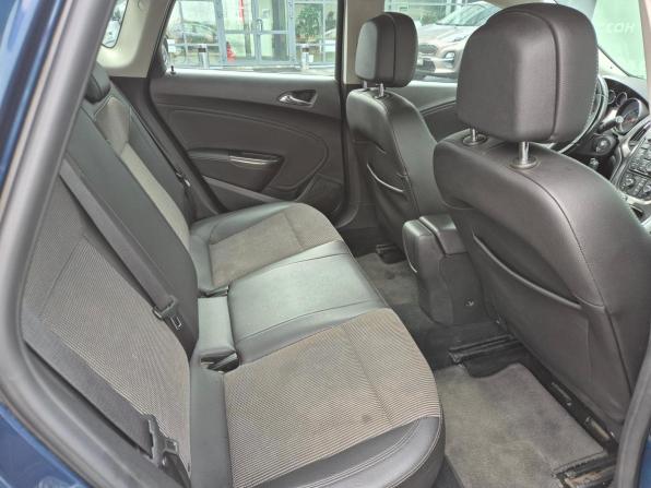Opel Astra J с пробегом 2011 года, цена 650 000 рублей, 178553 км, хэтчбек, Автокод Объявления