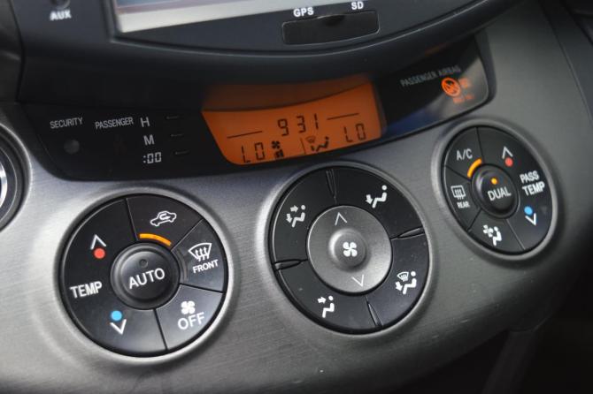 Toyota RAV4 III (XA30) Рестайлинг с пробегом 2010 года, цена 1 280 000 рублей, 274800 км, внедорожник, Автокод Объявления