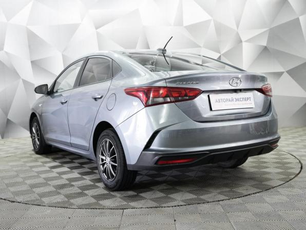 Hyundai Solaris II Рестайлинг с пробегом 2021 года, цена 1 688 000 рублей, 93000 км, седан, Автокод Объявления