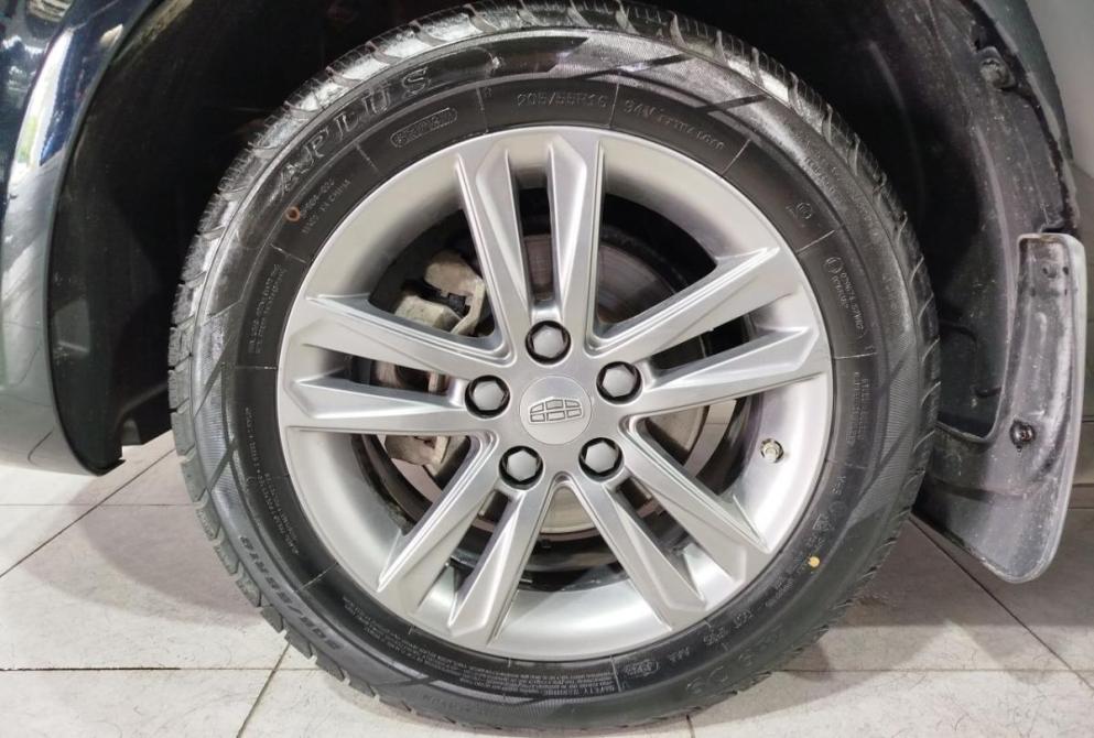 Geely Emgrand 7 I Рестайлинг Саратов  - изображение 10