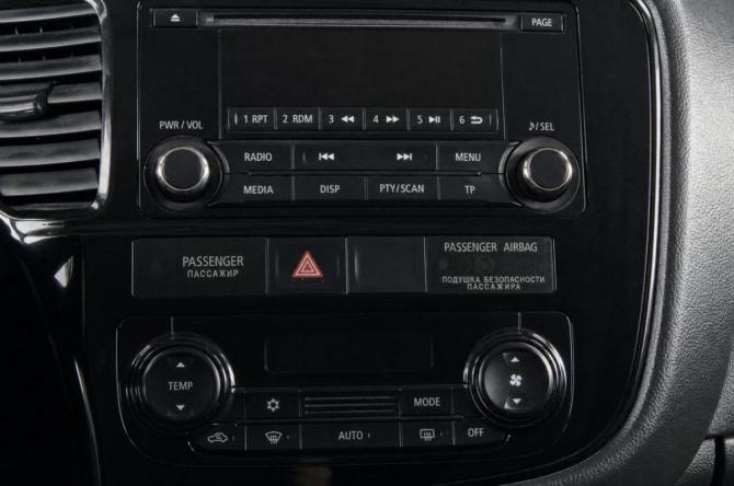 Mitsubishi Outlander III Рестайлинг 2 с пробегом 2017 года, цена 2 399 000 рублей, 98000 км, внедорожник, Автокод Объявления