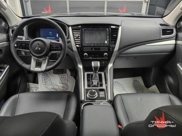 Mitsubishi Montero Sport III Рестайлинг с пробегом 2025 года, цена 6 998 000 рублей, 400 км, внедорожник, Автокод Объявления