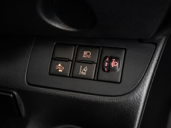 Toyota Sienta II Рестайлинг с пробегом 2018 года, цена 1 650 500 рублей, 40138 км, компактвэн, Автокод Объявления