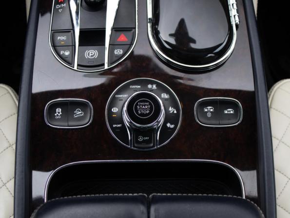 Bentley Bentayga I с пробегом 2016 года, цена 7 100 000 рублей, 143231 км, внедорожник, Автокод Объявления