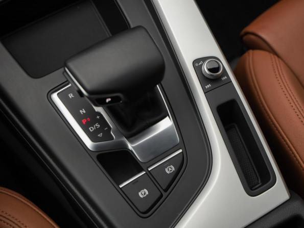 Audi A4 V (B9) Рестайлинг с пробегом 2021 года, цена 3 499 000 рублей, 85159 км, седан, Автокод Объявления