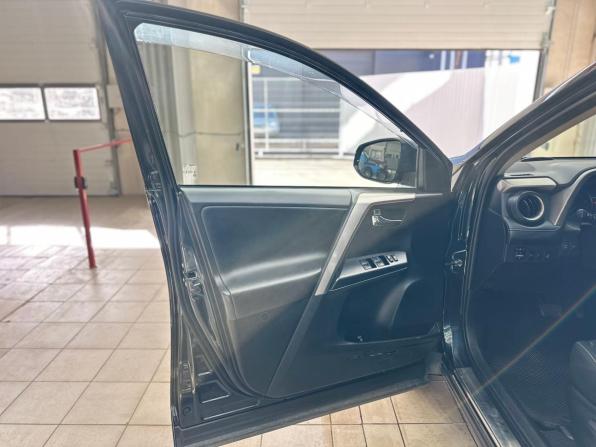 Toyota RAV4 IV (XA40) Рестайлинг с пробегом 2017 года, цена 2 447 000 рублей, 133707 км, внедорожник, Автокод Объявления