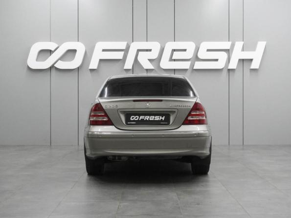Mercedes-Benz C-Класс II (W203) Рестайлинг с пробегом 2006 года, цена 648 000 рублей, 292246 км, седан, Автокод Объявления