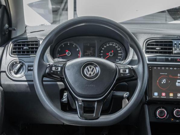 Volkswagen Polo V Рестайлинг с пробегом 2018 года, цена 798 000 рублей, 159396 км, седан, Автокод Объявления