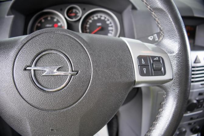 Opel Astra H Рестайлинг с пробегом 2014 года, цена 899 000 рублей, 112124 км, седан, Автокод Объявления