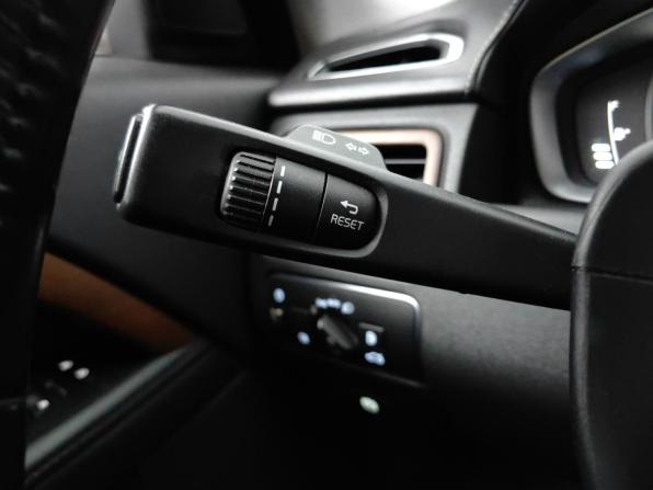 Volvo XC70 II Рестайлинг с пробегом 2015 года, цена 1 748 000 рублей, 297920 км, универсал, Автокод Объявления