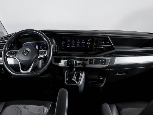 Volkswagen Multivan T6 Рестайлинг с пробегом 2020 года, цена 7 990 000 рублей, 35375 км, минивэн, Автокод Объявления