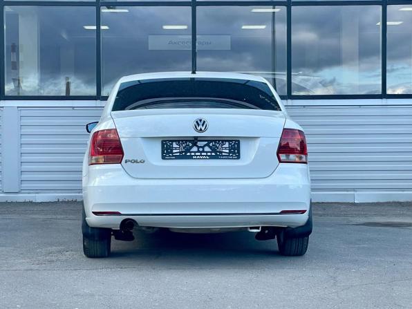 Volkswagen Polo V Рестайлинг с пробегом 2016 года, цена 910 000 рублей, 140840 км, седан, Автокод Объявления