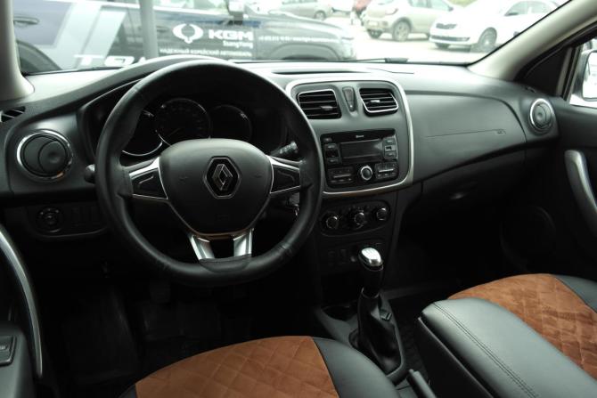 Renault Sandero II Рестайлинг с пробегом 2021 года, цена 1 550 000 рублей, 21025 км, хэтчбек, Автокод Объявления