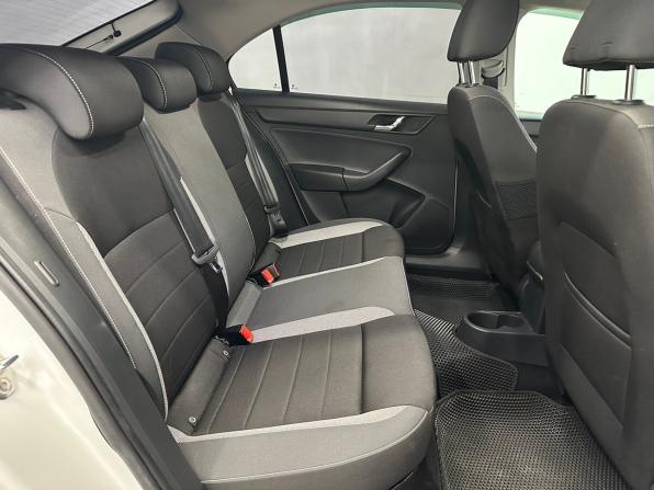 Skoda Rapid I с пробегом 2016 года, цена 799 000 рублей, 161593 км, лифтбек, Автокод Объявления