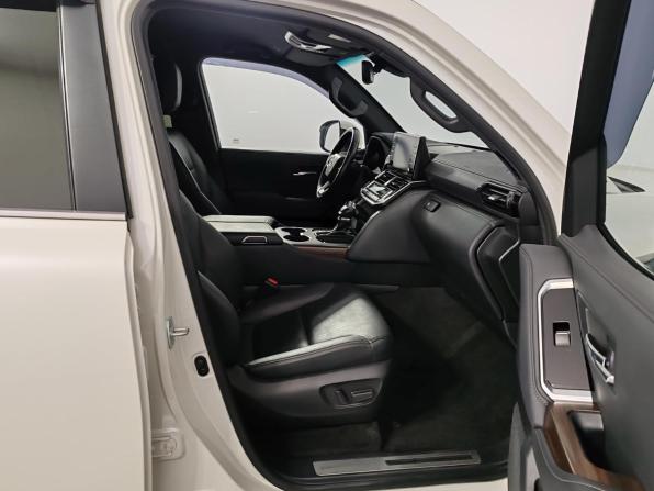 Toyota Land Cruiser 300 Series с пробегом 2022 года, цена 8 899 000 рублей, 104712 км, внедорожник, Автокод Объявления