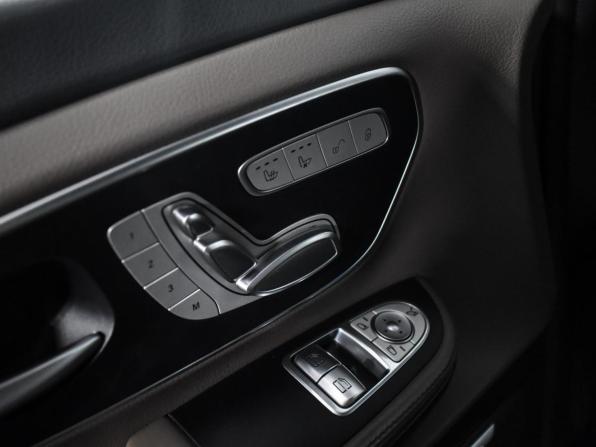 Mercedes-Benz V-Класс III (W447) Рестайлинг с пробегом 2019 года, цена 5 250 000 рублей, 208362 км, минивэн, Автокод Объявления