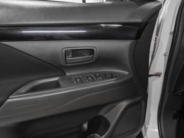Mitsubishi Outlander III Рестайлинг 3 с пробегом 2018 года, цена 2 000 000 рублей, 95010 км, внедорожник, Автокод Объявления