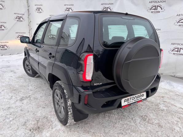 Lada (ВАЗ) Niva с пробегом 2024 года, цена 1 299 000 рублей, 6165 км, внедорожник, Автокод Объявления