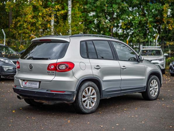 Volkswagen Tiguan I Рестайлинг с пробегом 2011 года, цена 915 000 рублей, 199801 км, внедорожник, Автокод Объявления