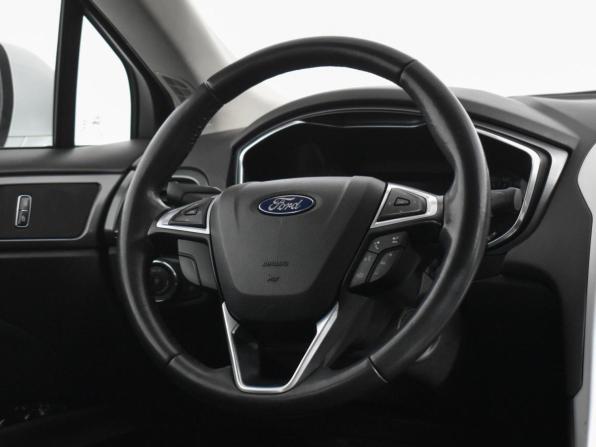 Ford Mondeo V с пробегом 2017 года, цена 1 395 890 рублей, 126457 км, седан, Автокод Объявления