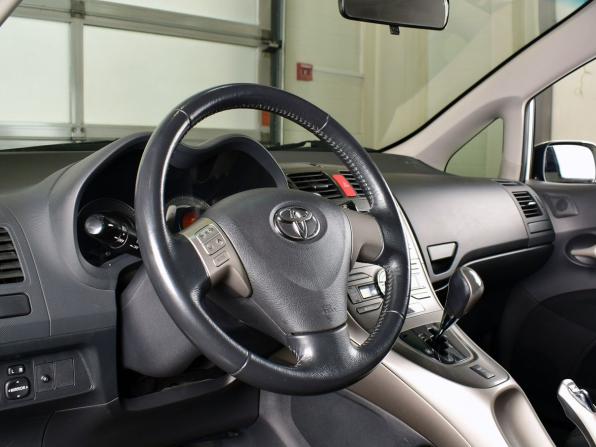 Toyota Auris I с пробегом 2007 года, цена 649 999 рублей, 109755 км, хэтчбек, Автокод Объявления