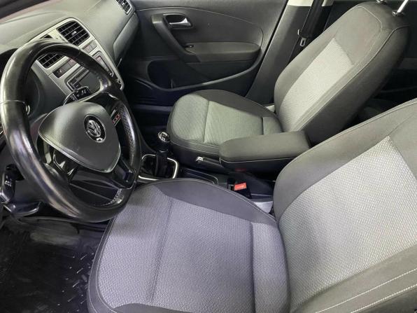 Volkswagen Polo V Рестайлинг с пробегом 2015 года, цена 1 046 587 рублей, 74000 км, седан, Автокод Объявления